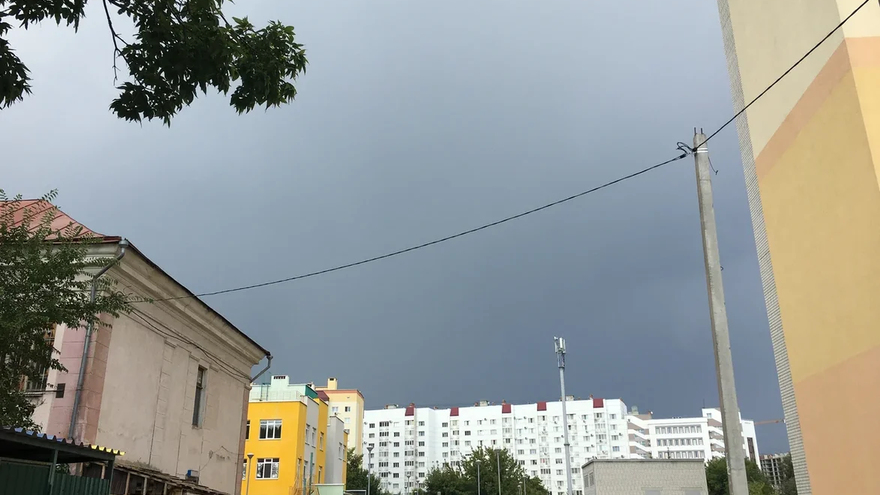 Синоптики пообещали саратовцам теплый день с грозой и ветром
