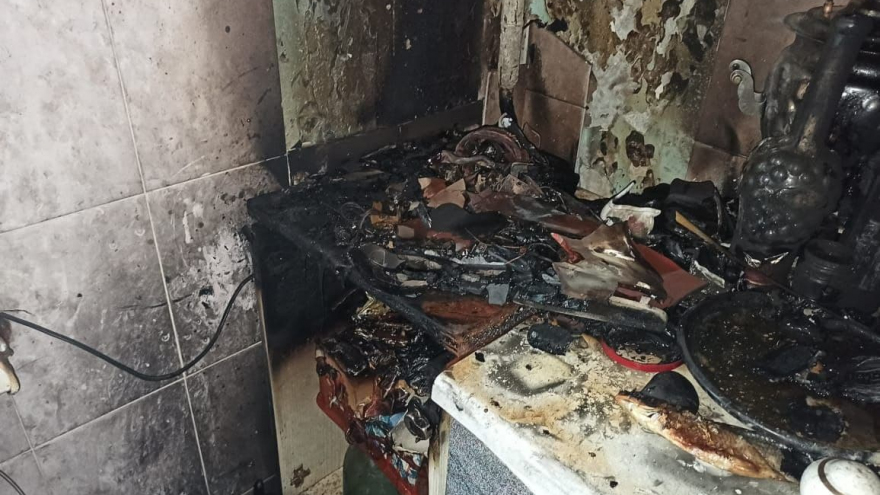 В Саратове три пожарные бригады тушили кухню в десятиэтажке