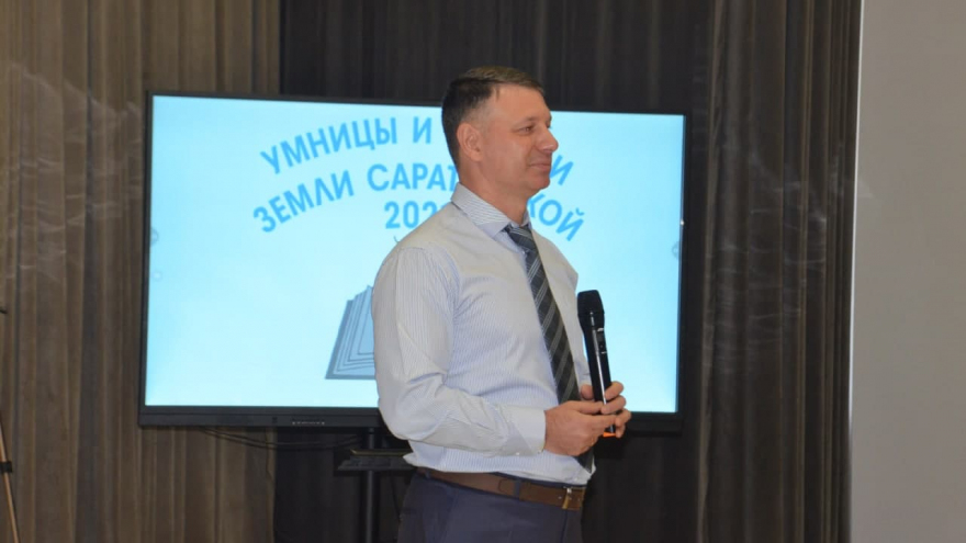 Саратовцы очень самостоятельные — как Володин: телеведущий Юрий Вяземский приехал на региональный финал игры Умники и умницы