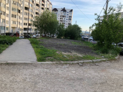 В Солнечном с незаконной стоянки снесли забор