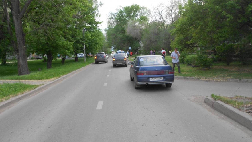 В Энгельсе девочка-нарушительница попала под машину