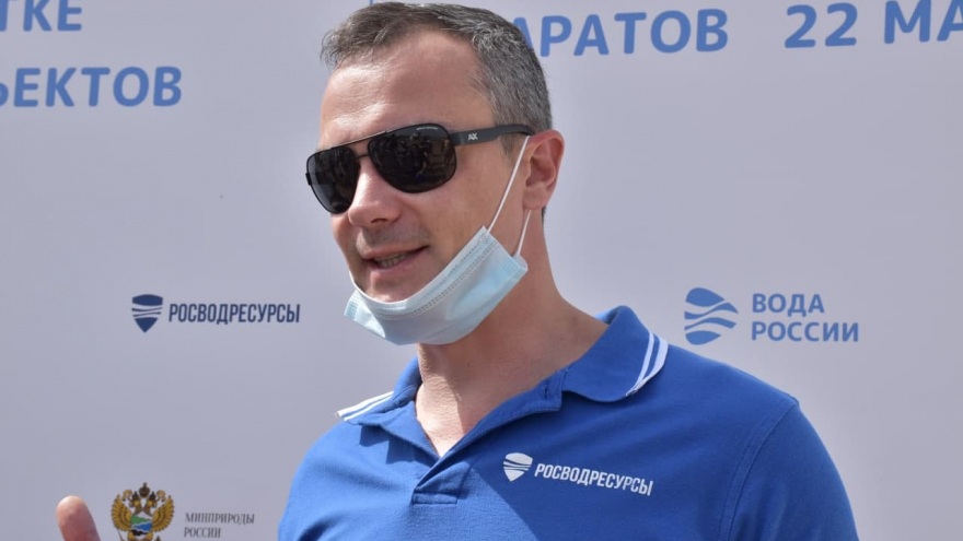 Сможем передать область потомкам: волонтеры, чиновники и звезда Уральских пельменей навели порядок на саратовском пляже