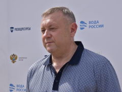 Сможем передать область потомкам: волонтеры, чиновники и звезда Уральских пельменей навели порядок на саратовском пляже