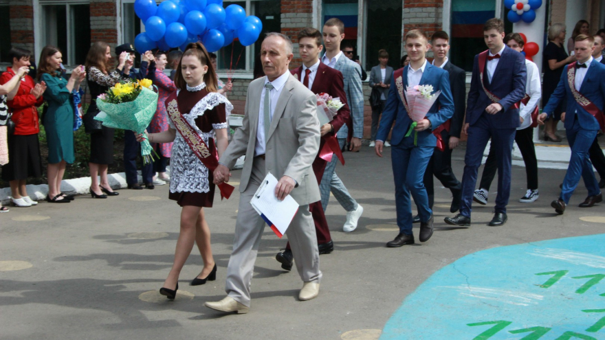В Балашовском районе из школ выпускаются более 400 одиннадцатиклассников (фоторепортаж)