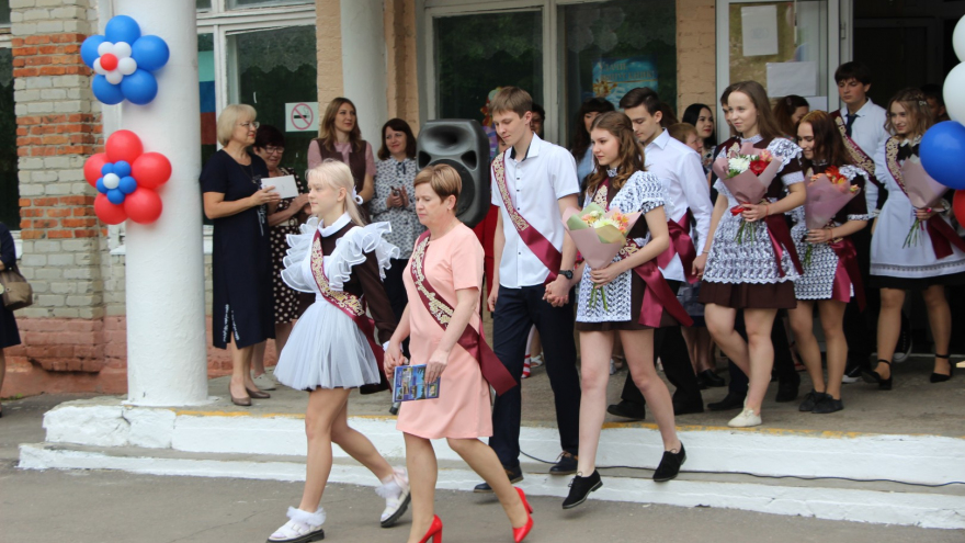 В Балашовском районе из школ выпускаются более 400 одиннадцатиклассников (фоторепортаж)