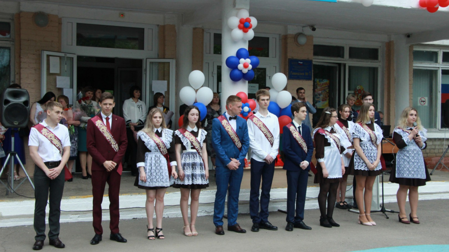 В Балашовском районе из школ выпускаются более 400 одиннадцатиклассников (фоторепортаж)