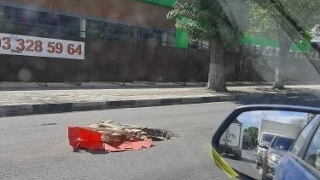 Коллекционируем ямы на дорогах Саратова: во Фрунзенском районе провалился асфальт