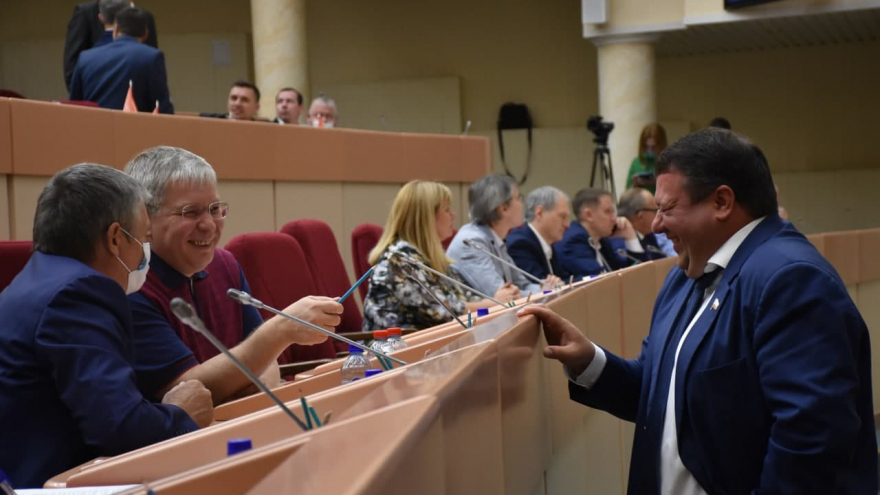 В Саратовской областной думе появились четыре новых депутата
