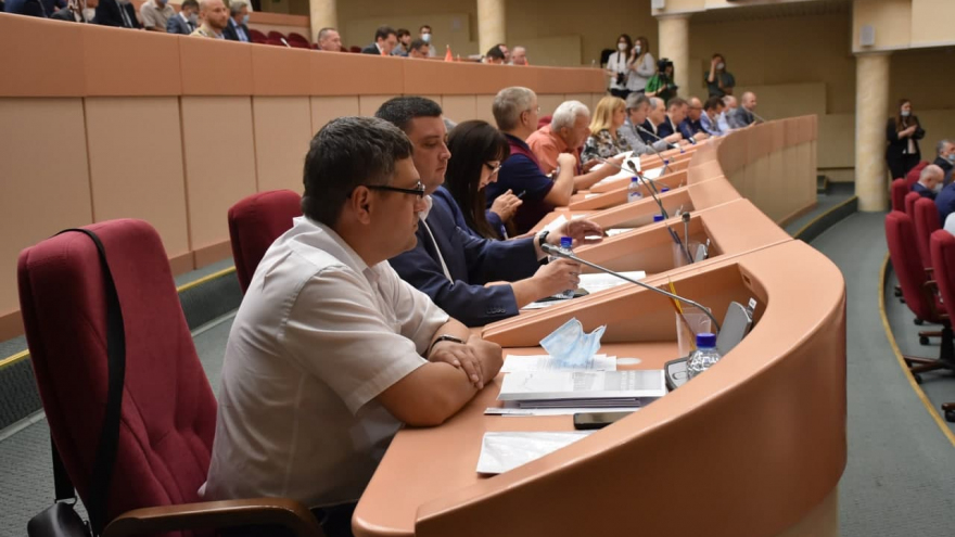 В Саратовской областной думе появились четыре новых депутата