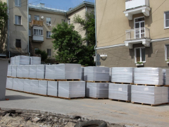 Благоустройство набережной в Саратове: представитель подрядчика пожаловался на шайку зеленых, которая целенаправленно мешает работе