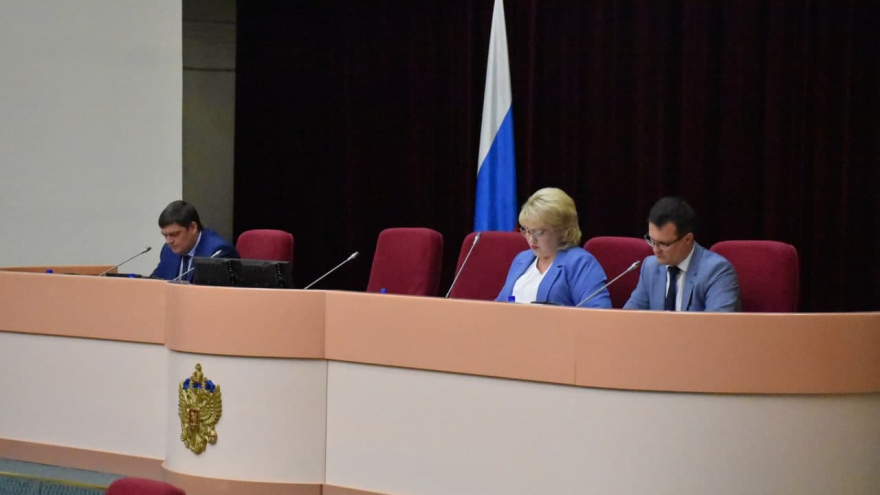 Мы должны растить патриотов родового гнезда: студентам дали право бесплатно учиться в саратовских вузах, но почти 250 мест остались невостребованными
