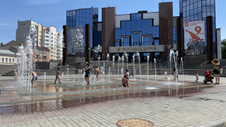 Артисты саратовского ТЮЗа пожаловались на низкую зарплату и некомпетентное руководство: началась проверка