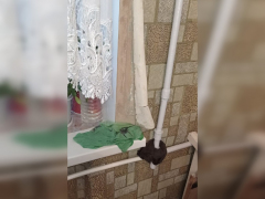 Капремонт. В Саратове рабочие вскрыли крышу жилого дома перед ливнем: затопило квартиры на верхних этажах