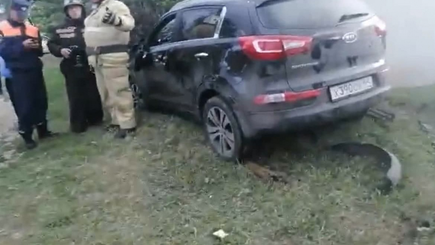 В Марксе водитель снес мусорные баки и сбил женщину