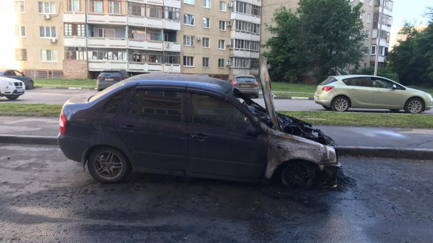 Ночью в Энгельсе сгорели две Лады
