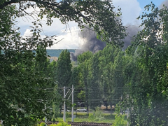 Крупный пожар в Саратове: горел завод резки металла