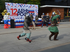 В центре Саратова устроили средневековое сражение (видео)