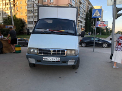 Очевидец: в Солнечном Газелист-автохам устроил парковку на тротуаре
