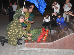 80 лет со дня начала Великой Отечественной войны: в Парке Победы выложили картину из пяти тысяч горящих свечей