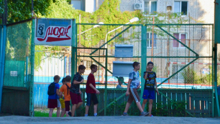Первые две бесхозные спортплощадки в Заводском районе хотят передать на баланс города, чтобы капитально их отремонтировать