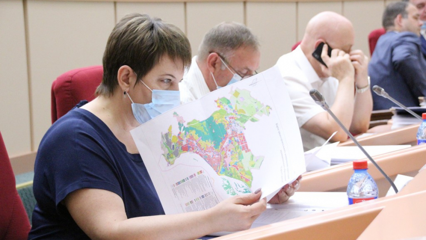 Борьба с терроризмом, ремонт Торпедо, зарплата бюджетникам: депутаты одобрили поправки в дефицитный бюджета Саратова