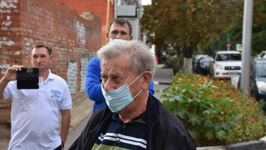 Экс-общественник Александр Ландо пожаловался спикеру Госдумы на гонения на его семью