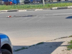 В Саратове автокран сбил девушку