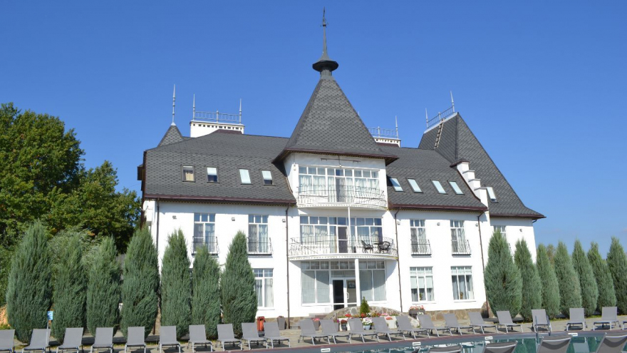 Безопасность купающихся под угрозой: глава района попросил прокуроров проверить Веселый Роджер и другие базы отдыха
