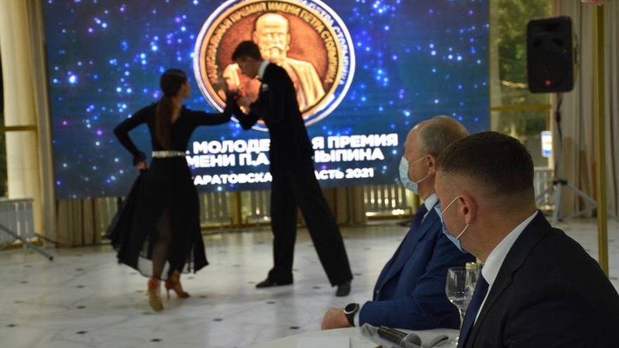 Саратовский губернатор пообещал молодежи город будущего за 500 миллиардов с горизонтальными домами