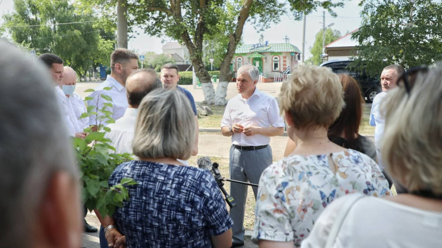 Есть человек, который умеет строить и отвечает за свои слова: председатель Госдумы поручил депутату Воробьеву привести в порядок дорогу Аркадак-Турки