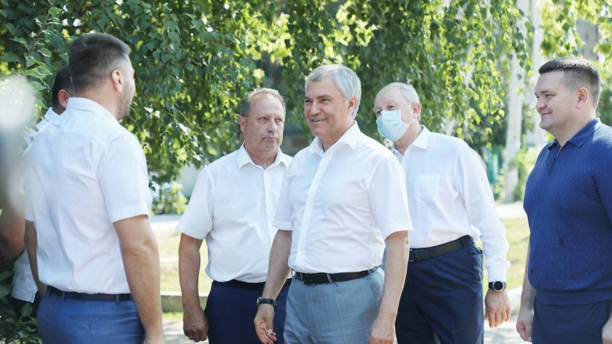 Есть человек, который умеет строить и отвечает за свои слова: председатель Госдумы поручил депутату Воробьеву привести в порядок дорогу Аркадак-Турки