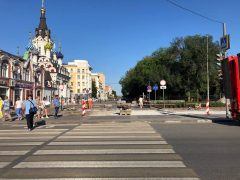 В Саратове начали менять плитку на Волжской