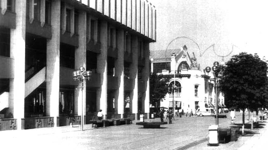В Саратове изуродованному в 90-е и 2000-е зданию Детского мира вернут исторический облик