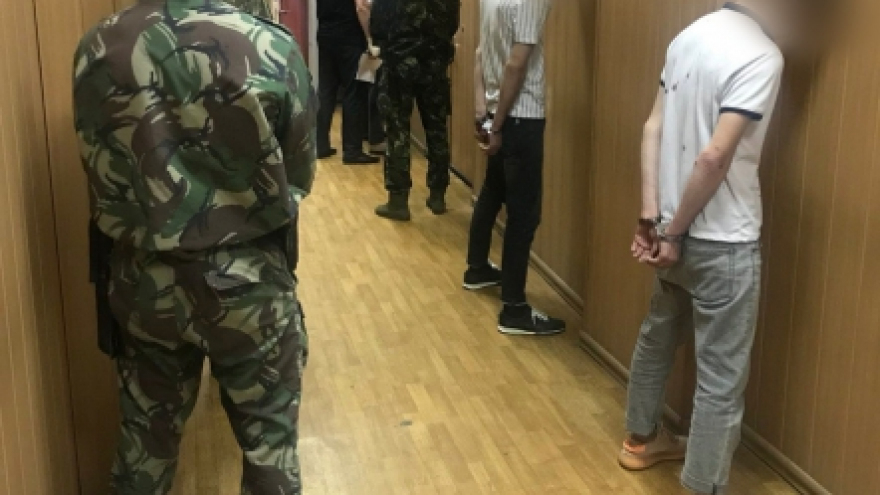 Массовая драка с полицейскими на проспекте Кирова: арестованы Алисхан, Ибрагим, Идрис, Мохъмад и Рамзан