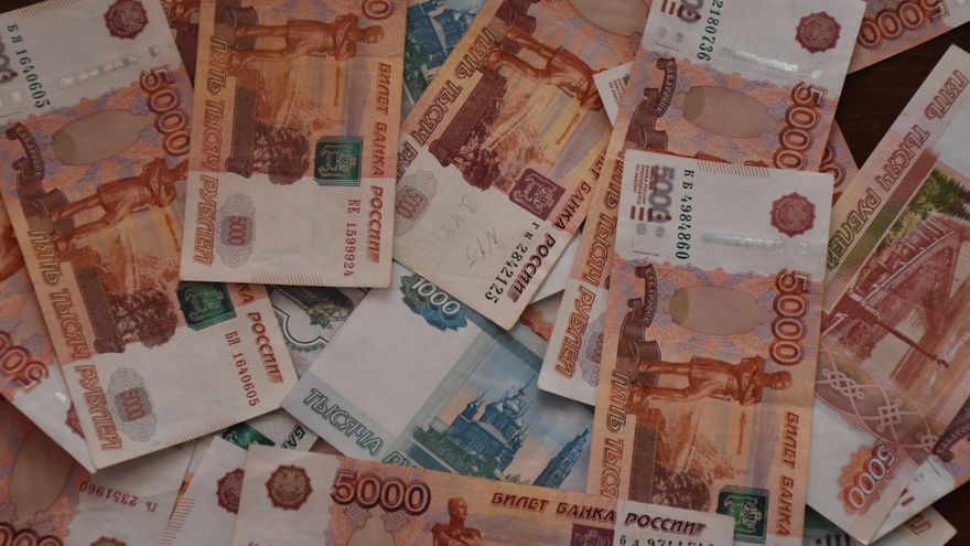Саратовская пенсионерка поговорила с банкиром и лишилась 300 тысяч рублей
