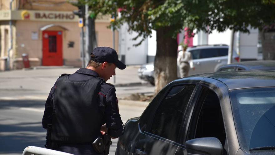 День ВДВ в Саратове: купание в Волге и песни от афганца, живущего под мостом