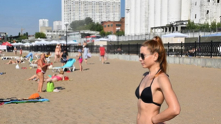 Глава Саратова о закрытии нового пляжа: вода цветет каждый год