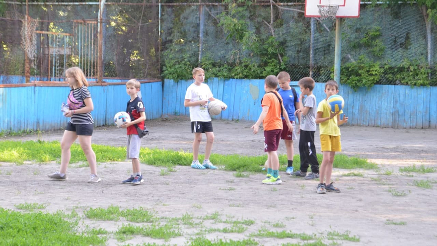 Парусный спорт, пауэрлифтинг, футбол: список спортивных секций в Саратове, где дети занимаются бесплатно