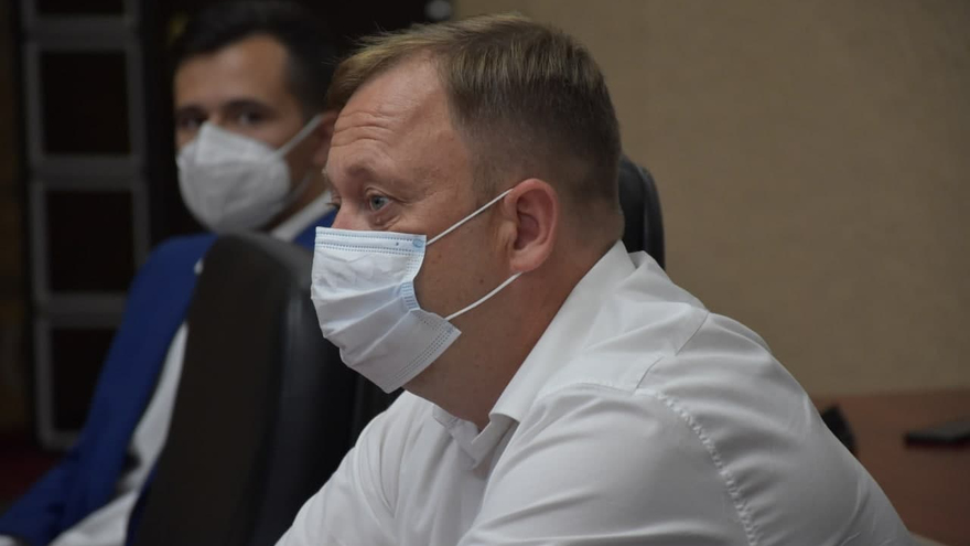 Никуда не деться от нареканий и замечаний: в саратовском правительстве поздравили и наградили строителей