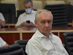 Никуда не деться от нареканий и замечаний: в саратовском правительстве поздравили и наградили строителей