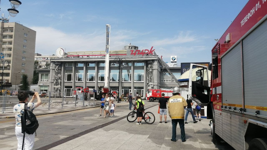 В Саратове загорелся купол цирка