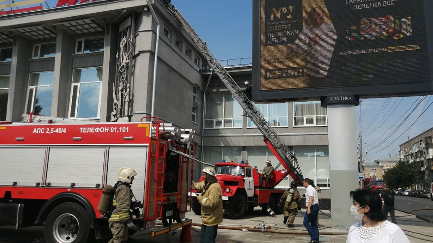 В Саратове загорелся купол цирка