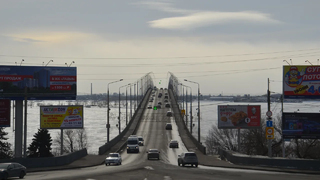Покончим с этим позором города!: председатель Госдумы потребовал снести старые дома перед мостом Саратов-Энгельс