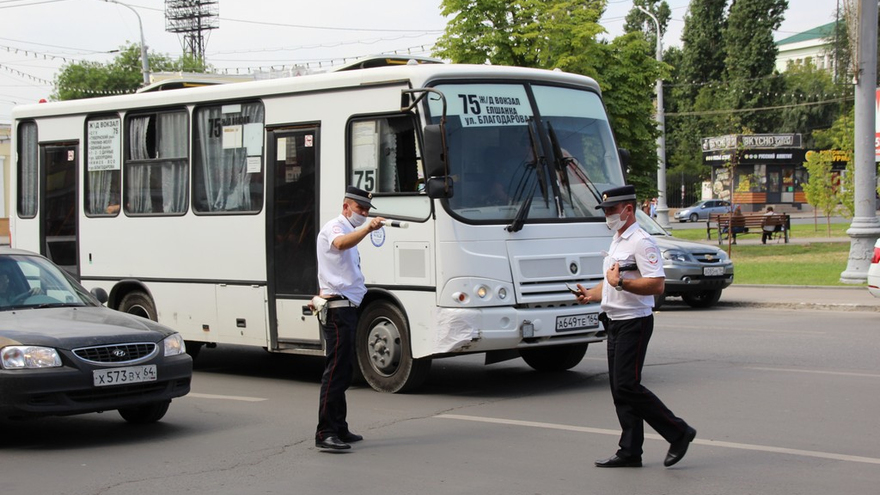 Жарко, трудно дышать: водители маршруток объяснили, почему не надевают маски, и получили штрафы