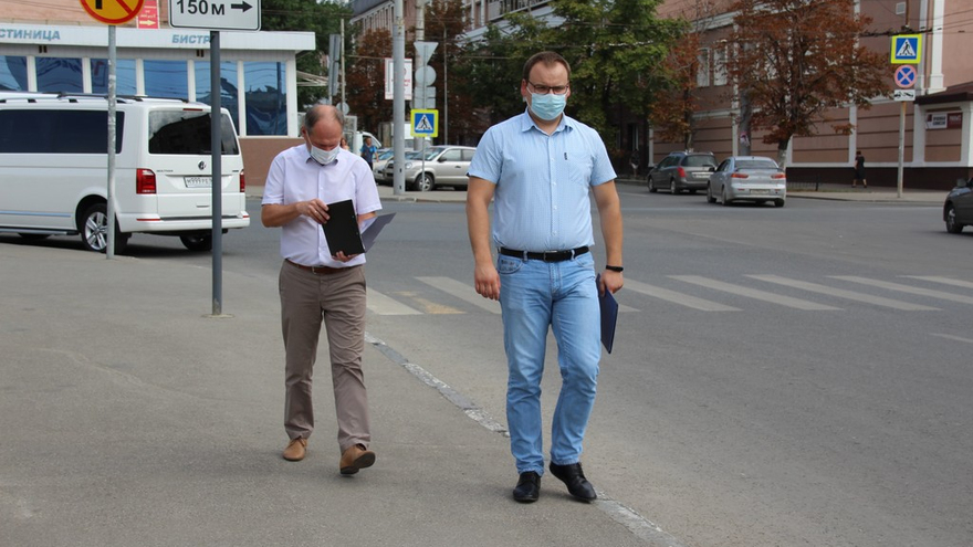 Жарко, трудно дышать: водители маршруток объяснили, почему не надевают маски, и получили штрафы