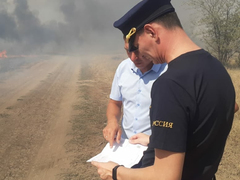 Под Ершовом горят два гектара леса: работу пожарных координирует сотрудник прокуратуры