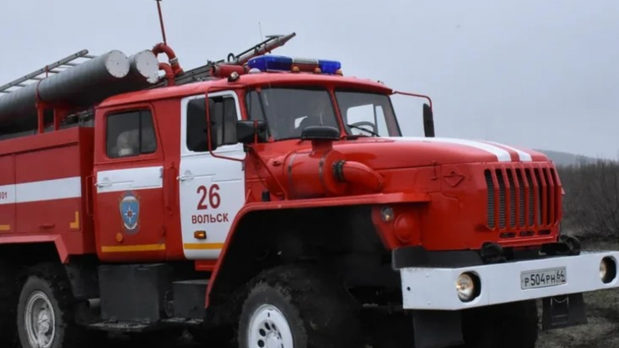 Губернатору доложили о крупном пожаре в Лысогорском районе