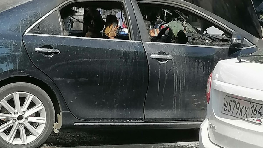 В центре Саратова пожарные потушили Toyota Camry