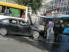 В центре Саратова пожарные потушили Toyota Camry