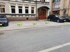 Заблокированная парковка в центре Саратова: горожанин попросил чиновников разобраться в ситуации